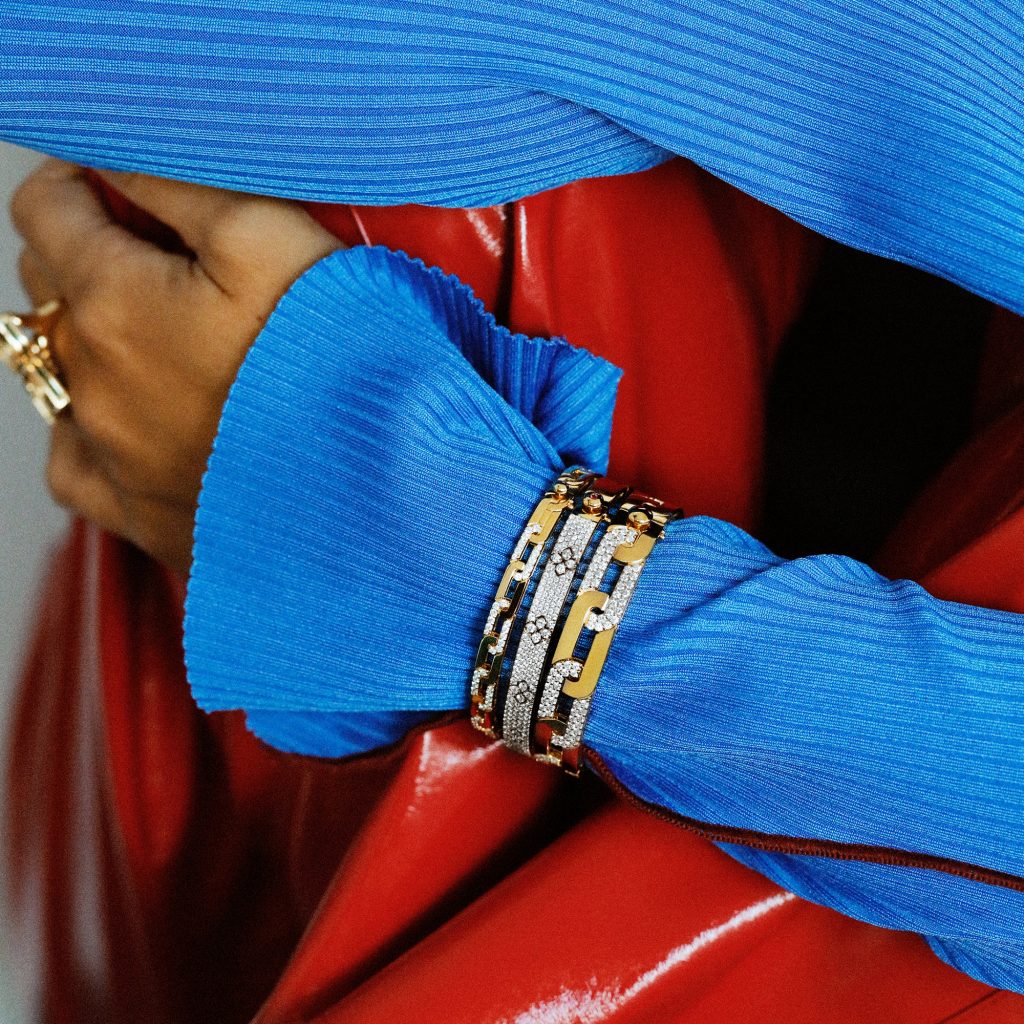 NAVARRA BANGLE WITH DIAMONDS