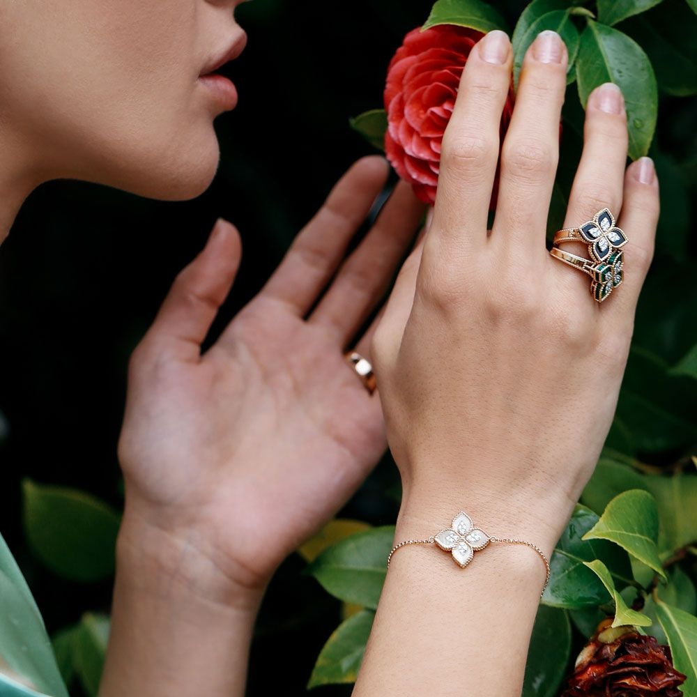 PRINCESS FLOWER BRACELET WITH DIAMONDS AND MOTHER OF PEARL