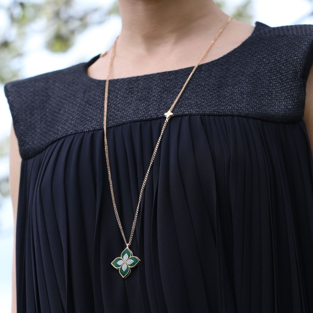 PRINCESS FLOWER PENDANT WITH DIAMONDS AND MALACHITE