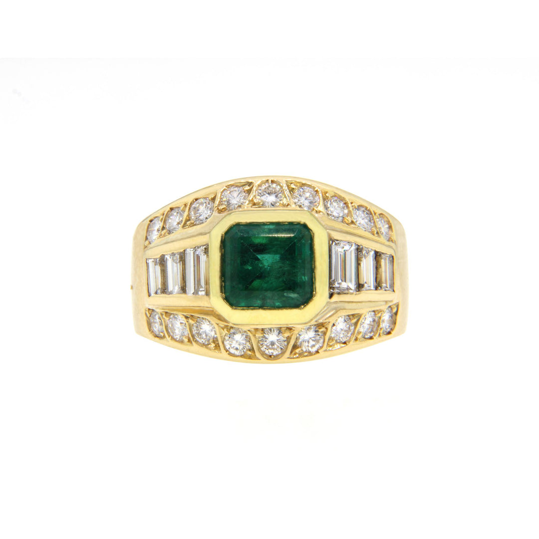 Vintage Gold Ring with Emerald