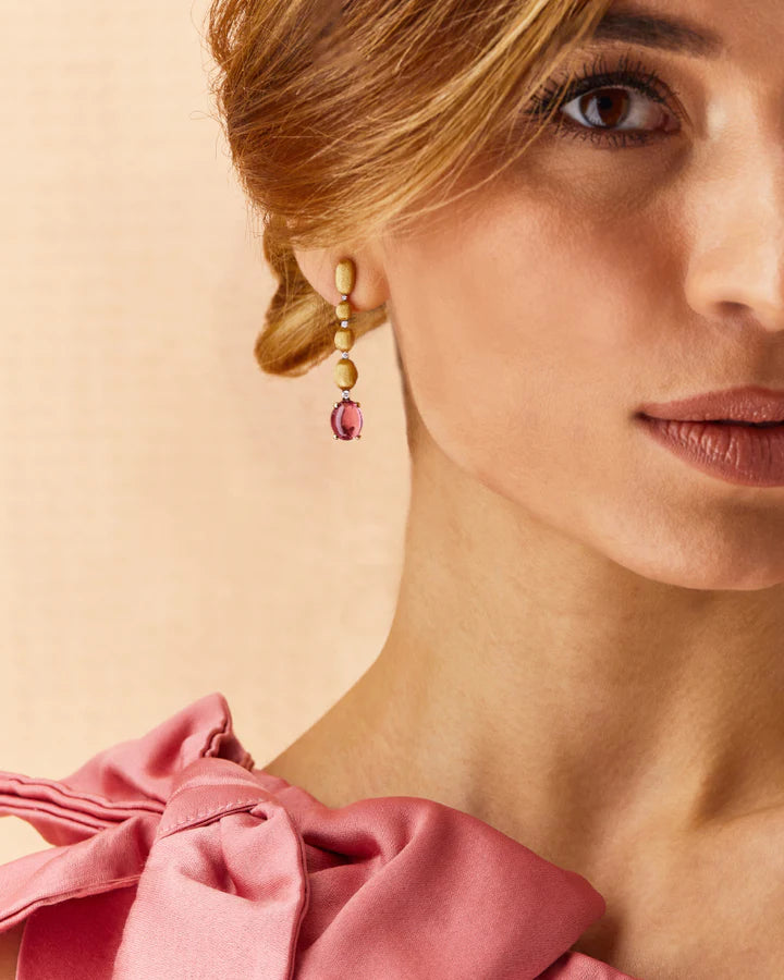 ORECCHINI "DANCING TOURMALINES" CON BOULES PENDENTI IN ORO, DIAMANTI E TORMALINA ROSA (LUNGHI)