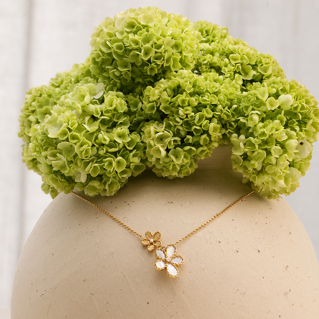 JASMINE NECKLACE WITH DIAMONDS AND MOTHER OF PEARL