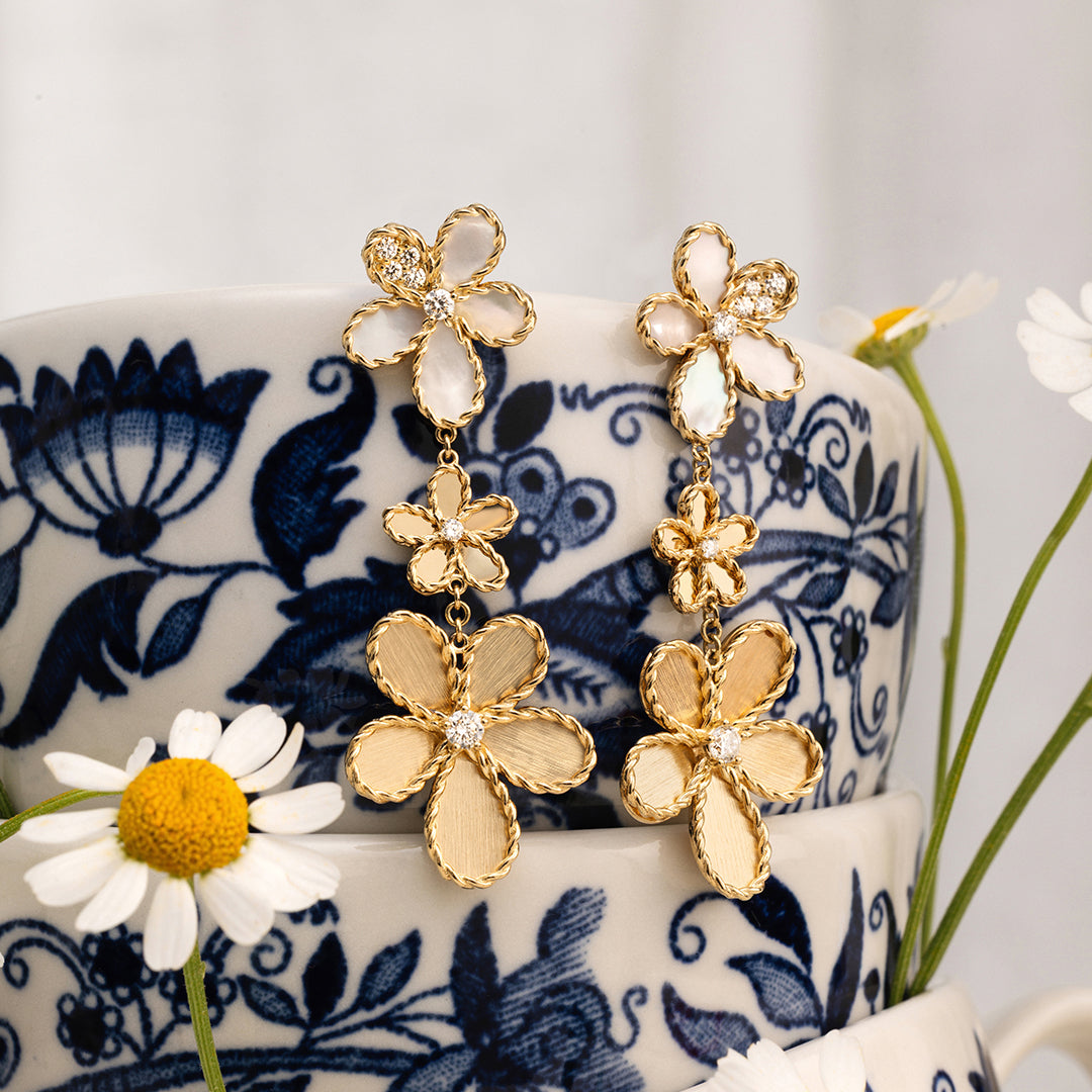 JASMINE EARRINGS WITH DIAMONDS AND MOTHER OF PEARL