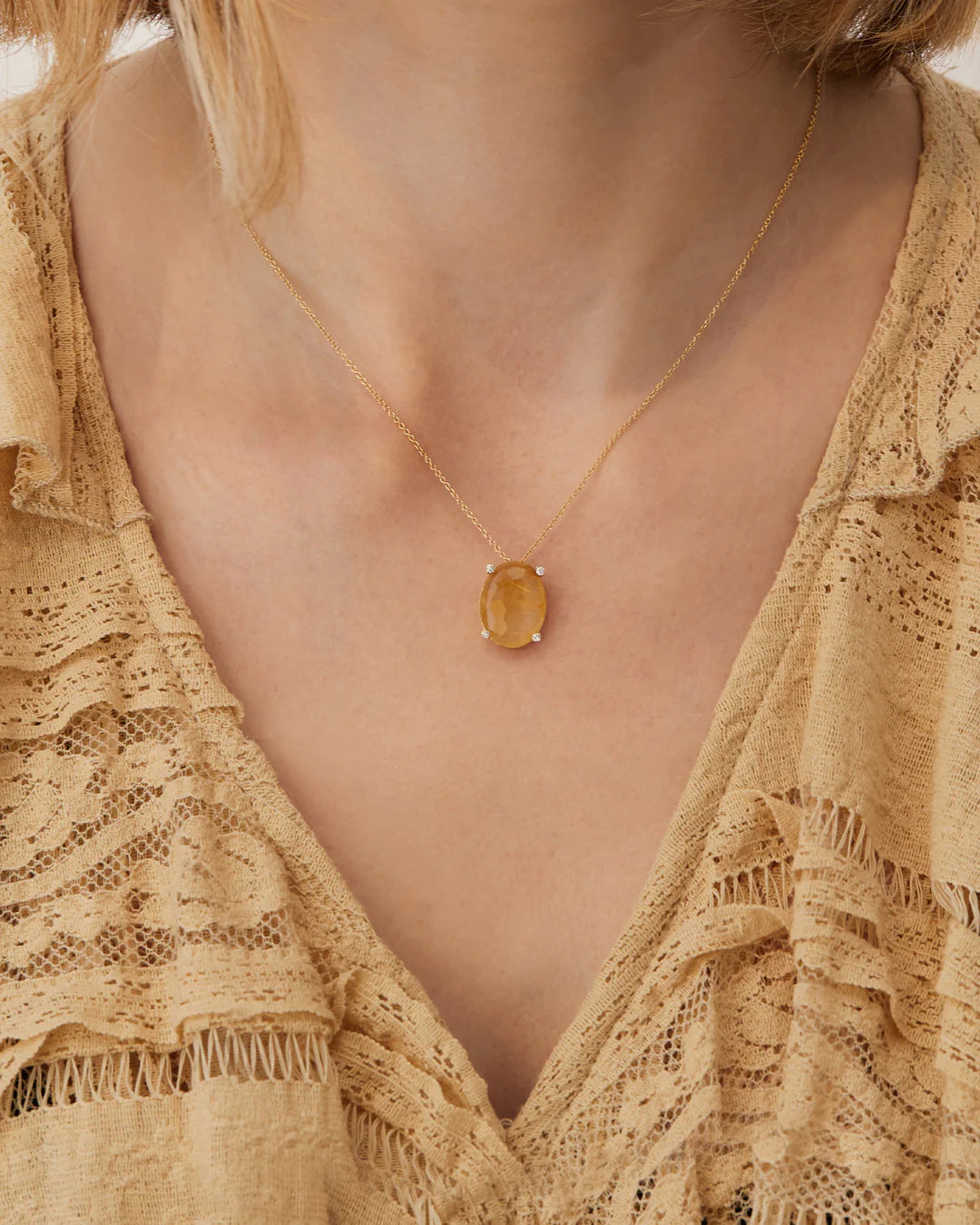 "IPANEMA" YELLOW RUTILATED QUARTZ, DIAMONDS AND 18KT GOLD PENDANT