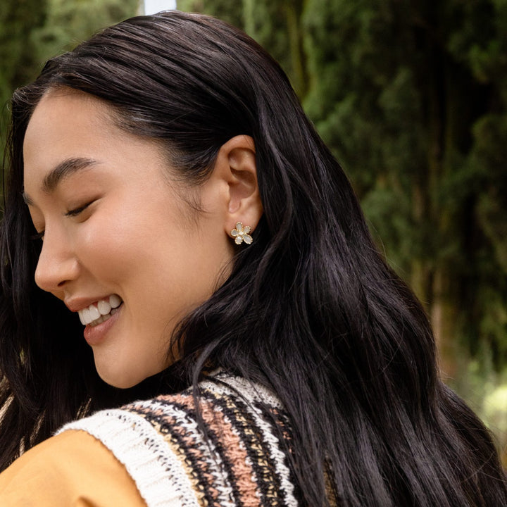 JASMINE EARRINGS WITH DIAMONDS AND MOTHER OF PEARL