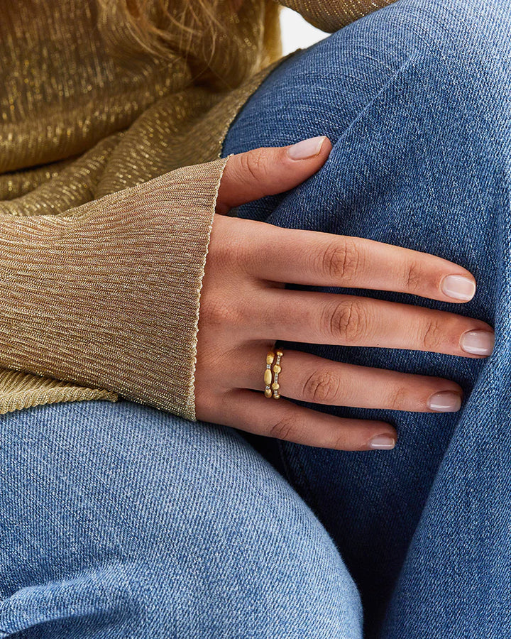 "DANCING ÉLITE" IRREGULAR GOLD BOULES AND DIAMONDS BARS DOUBLE-BAND RING