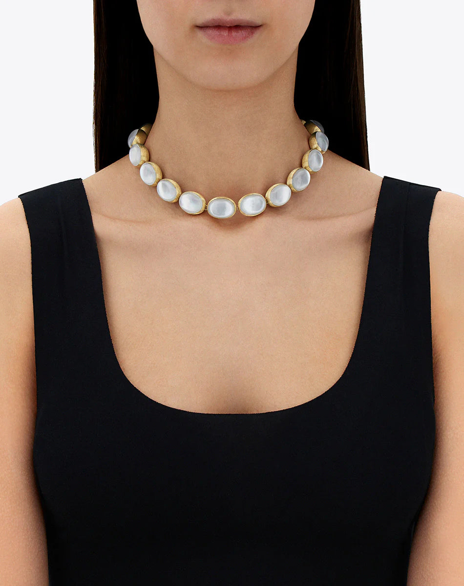 “MUSE” DOLCEVITA BEADED CHOKED NECKLACE IN ENGRAVED GOLD, MOTHER-OF-PEARL AND ROCK CRYSTAL, DOUBLE-FACED (MEDIUM)