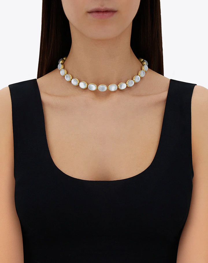 “MUSE” DOLCEVITA BEADED CHOKER NECKLACE IN ENGRAVED GOLD, MOTHER-OF-PEARL AND ROCK CRYSTAL, DOUBLE-FACED (SMALL)