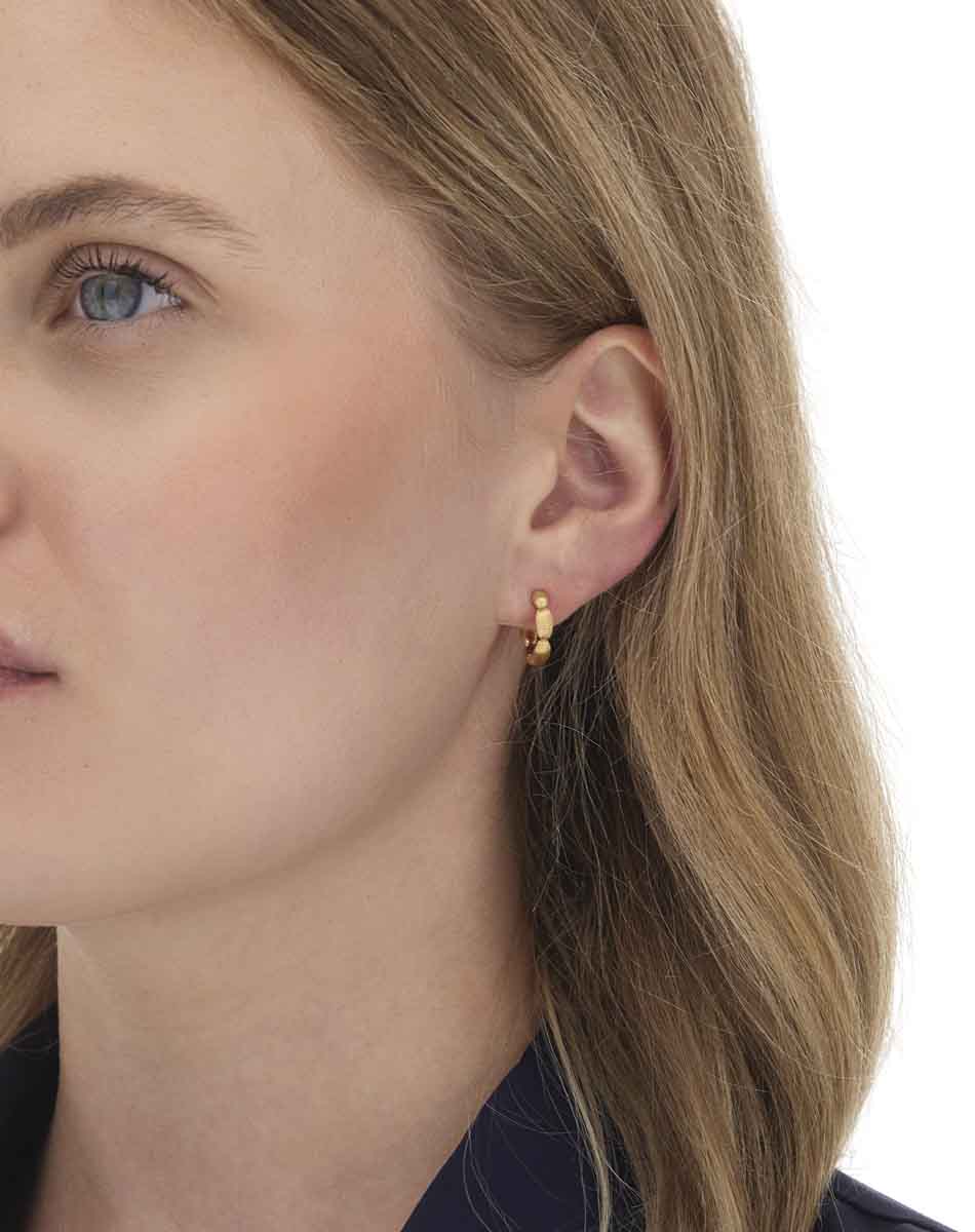 "DIVA" GOLD HOOP EARRINGS (SMALL)