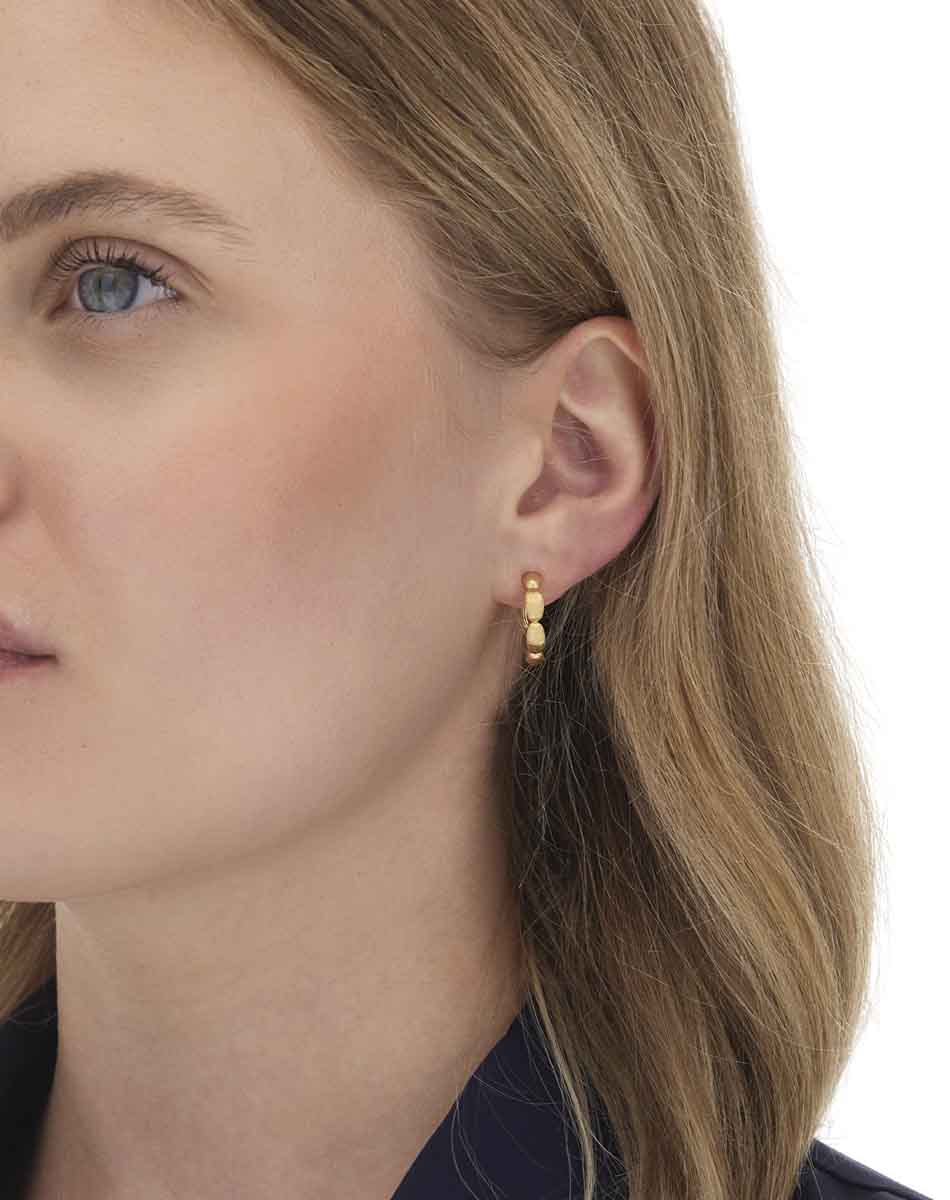 "DIVA" GOLD HOOP EARRINGS (MEDIUM)
