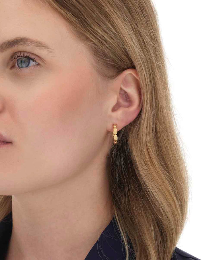 "DIVA" GOLD HOOP EARRINGS (MEDIUM)