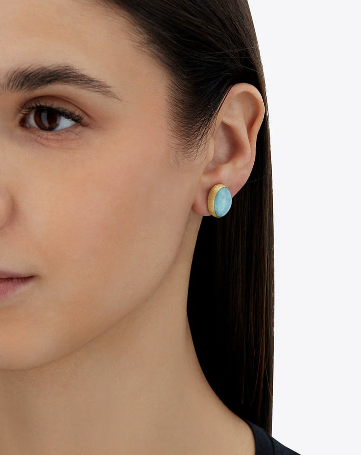 ANICE “MUSE” STUD EARRINGS IN ENGRAVED GOLD, AMAZONITE AND ROCK CRYSTAL (SMALL)