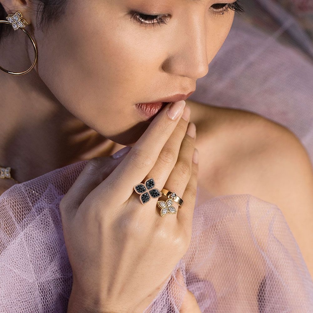 PRINCESS FLOWER RING WITH BLACK DIAMONDS